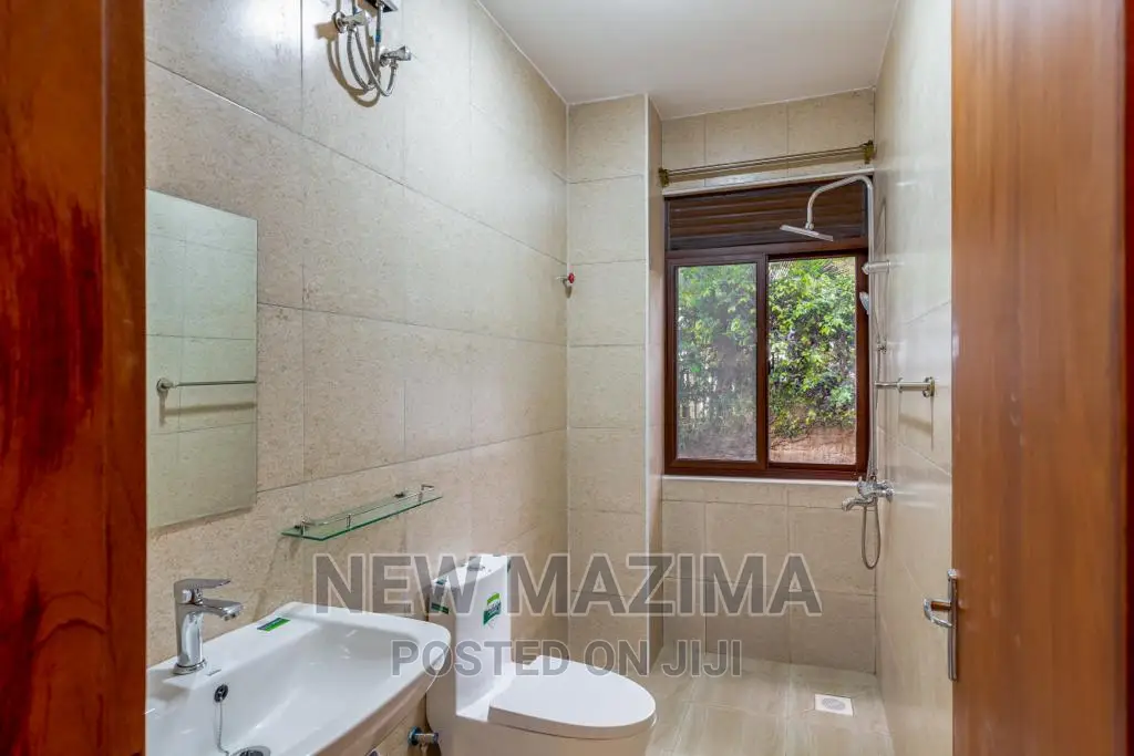 6bdrm Block of Flats in Makindye Kizungu, Central Division for sale