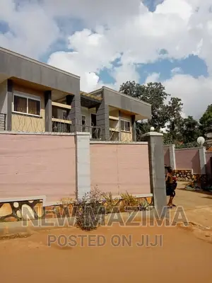 6bdrm Block of Flats in Makindye Kizungu, Central Division for sale