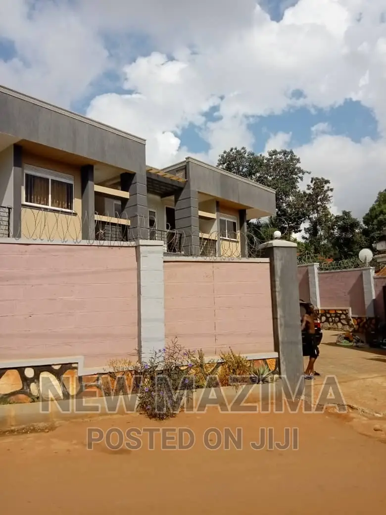 6bdrm Block of Flats in Makindye Kizungu, Central Division for sale