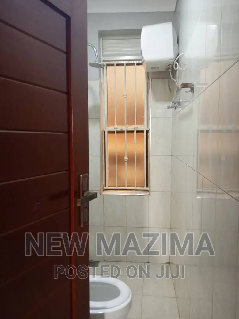 6bdrm Block of Flats in Makindye Kizungu, Central Division for sale