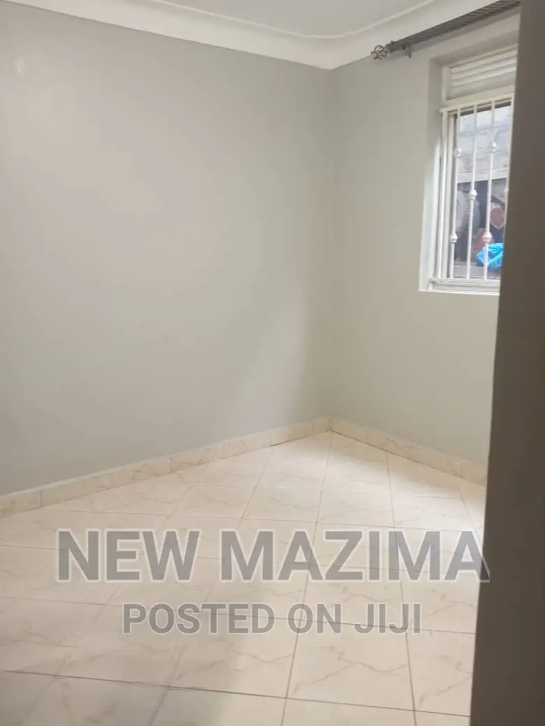 6bdrm Block of Flats in Makindye Kizungu, Central Division for sale