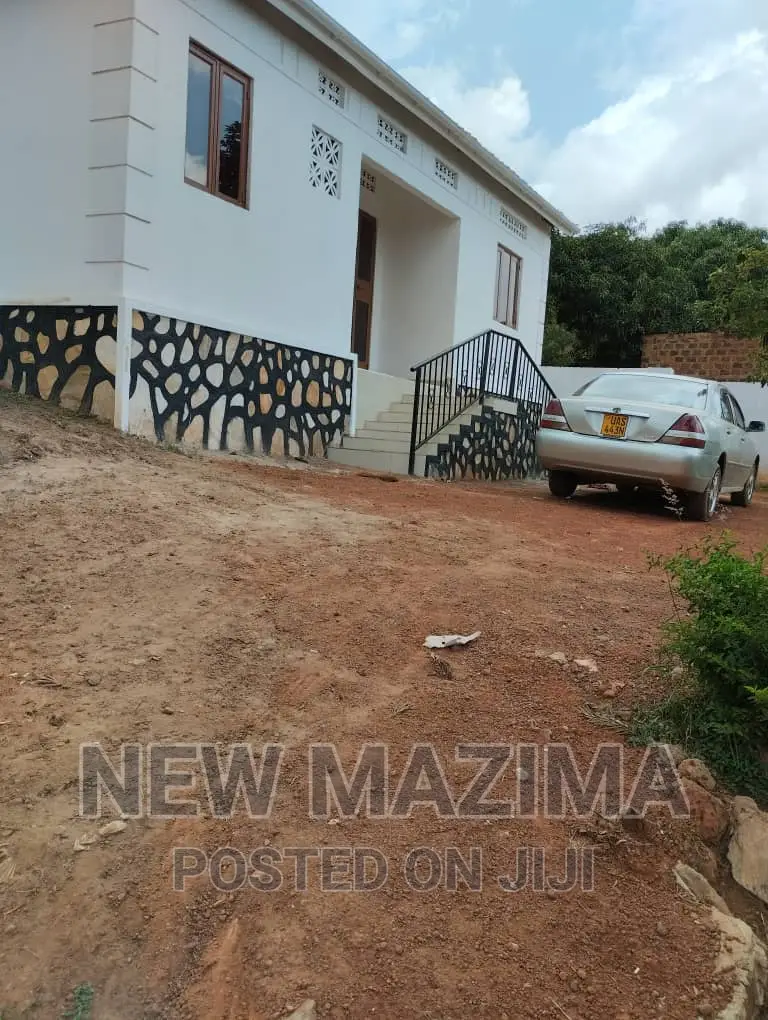 2bdrm House in Nsangi Town, Central Division for sale