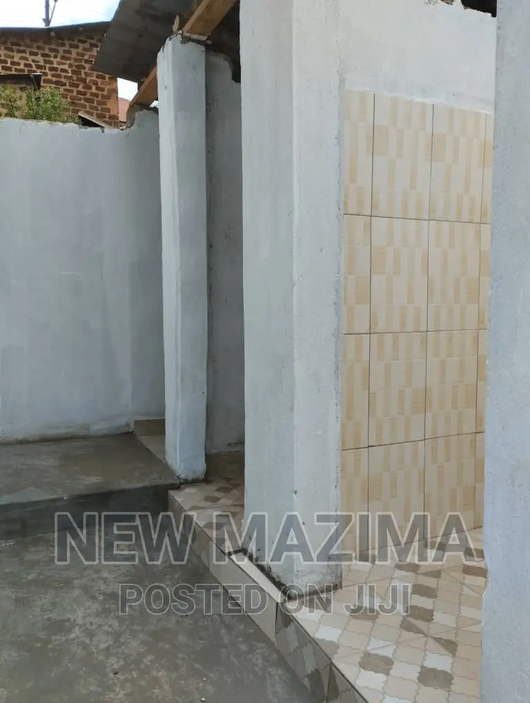 2bdrm House in Nsangi Town, Central Division for sale