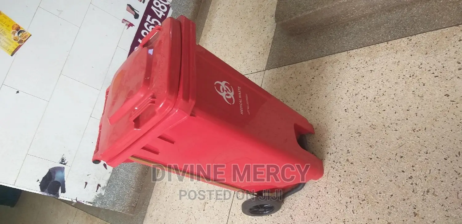 Stepon and Wheels Waste Bin