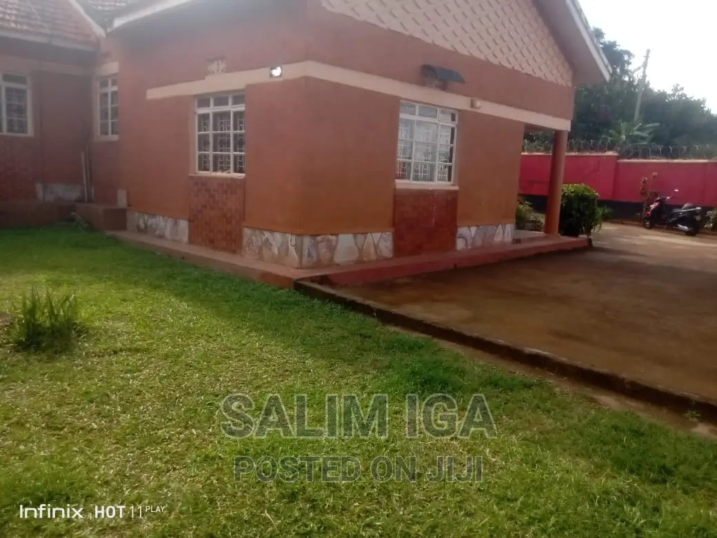 4bdrm Bungalow in Kololo Property, Central Division for sale