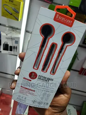 Excellent 3X Extra Bass Earphones - Black.
