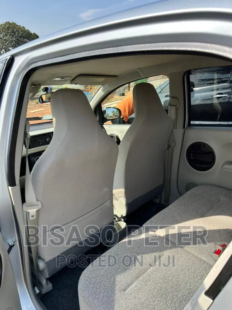Toyota Passo 1.0 FWD 2011 Silver