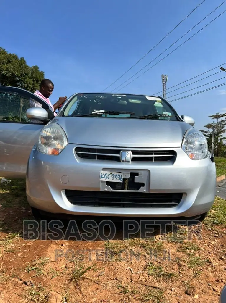 Toyota Passo 1.0 FWD 2011 Silver