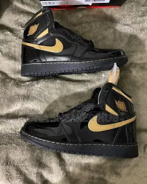 Air Jordan 1 High Black Metallic Gold Patent