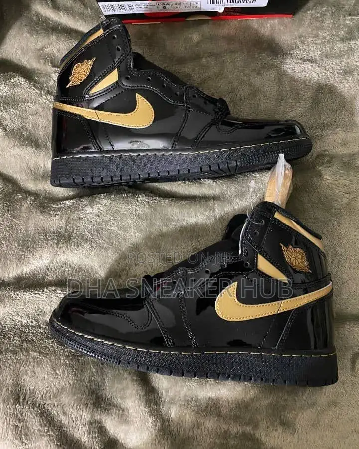 Air Jordan 1 High Black Metallic Gold Patent