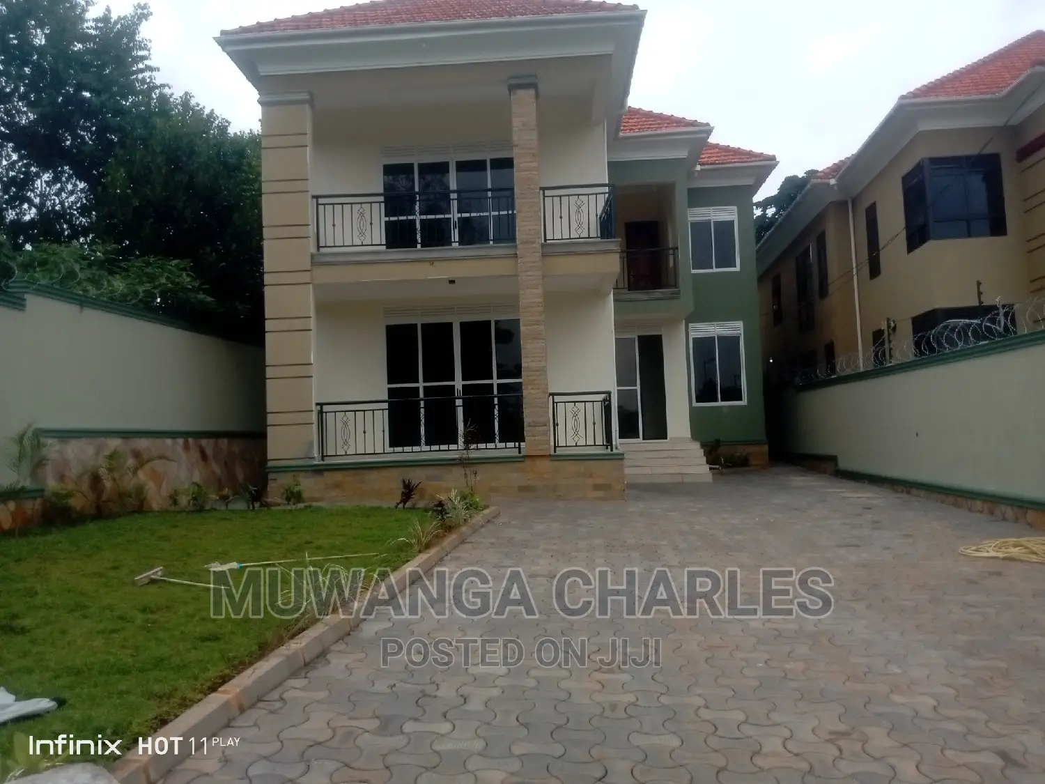 5bdrm Duplex in Fs Properties Ltd, Central Division for sale