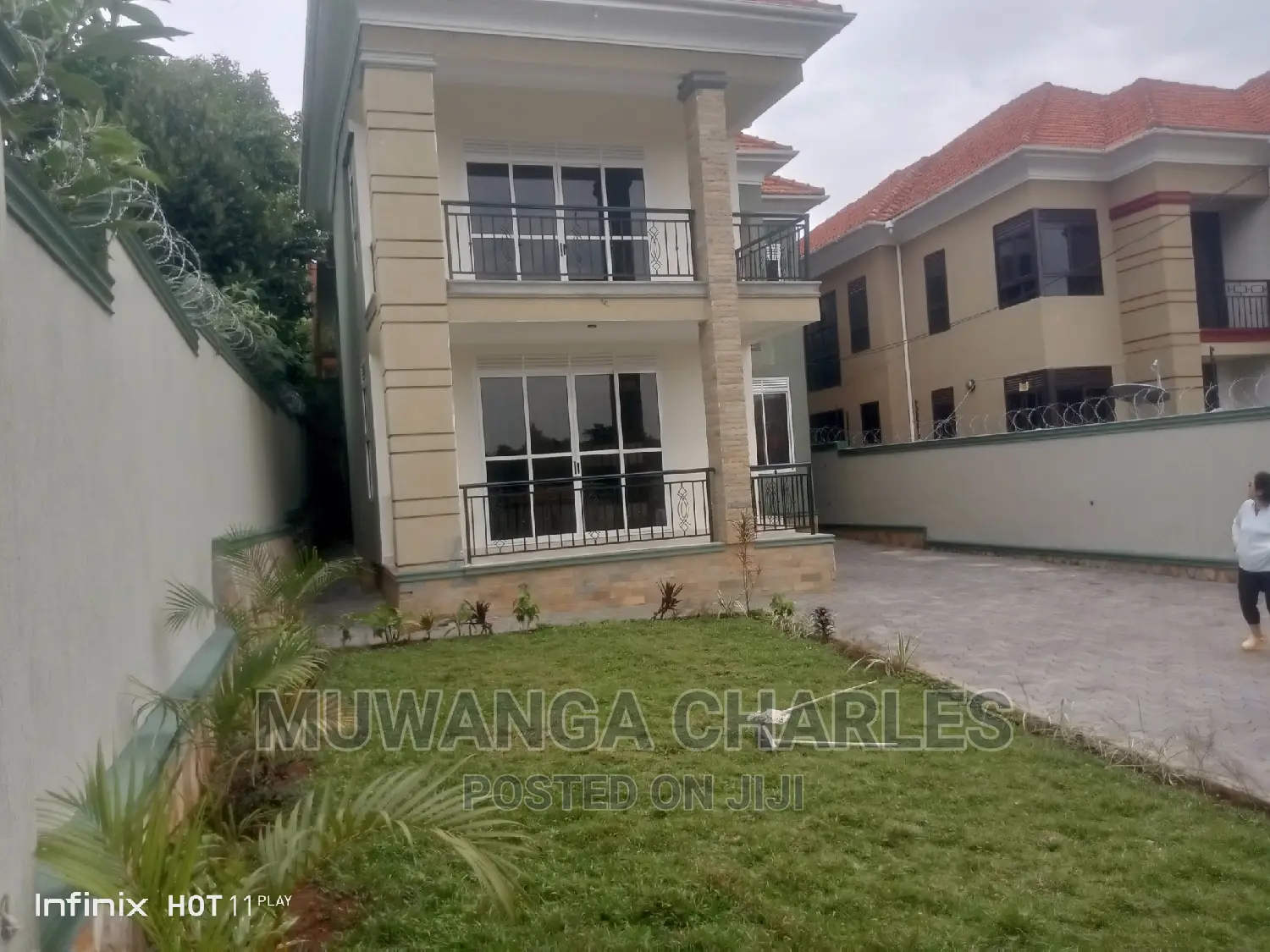 5bdrm Duplex in Fs Properties Ltd, Central Division for sale