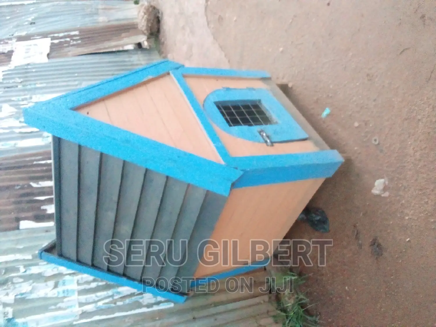 Blu Dog House