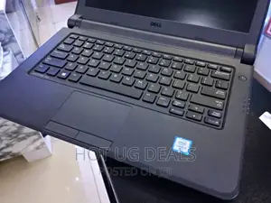 Photo - Laptop Dell Latitude 13 3340 4GB Intel Core I3 HDD 500GB