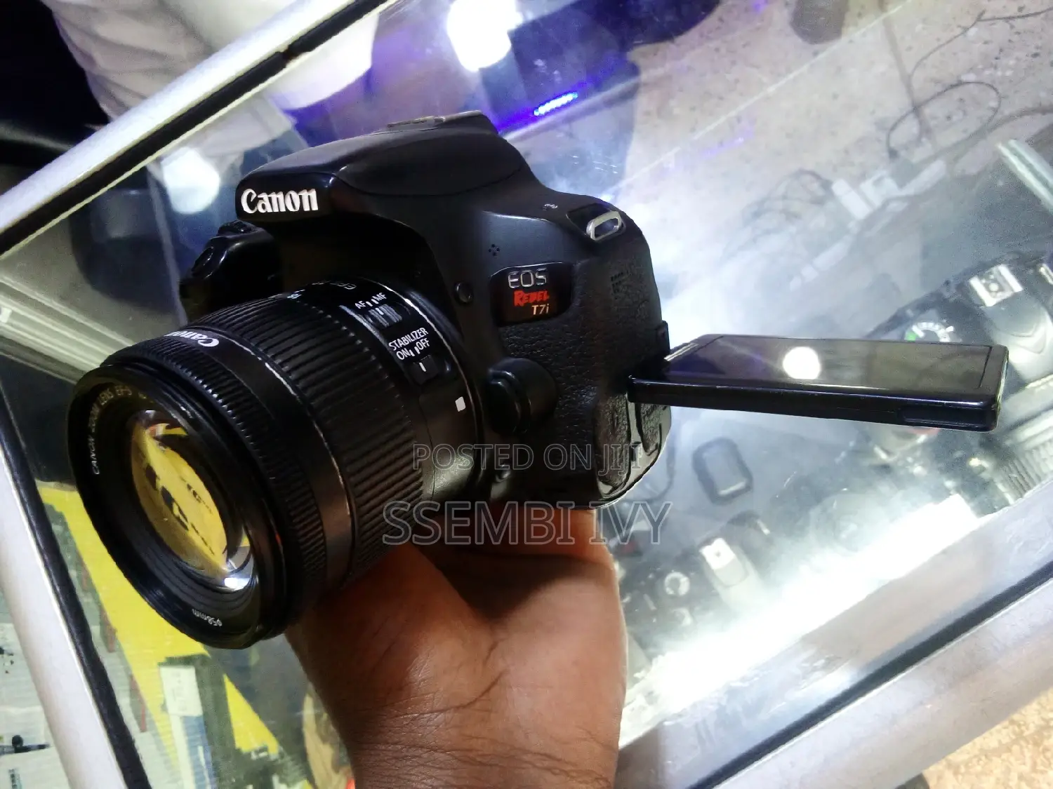 CANON EOS Rebel T7i/800d.