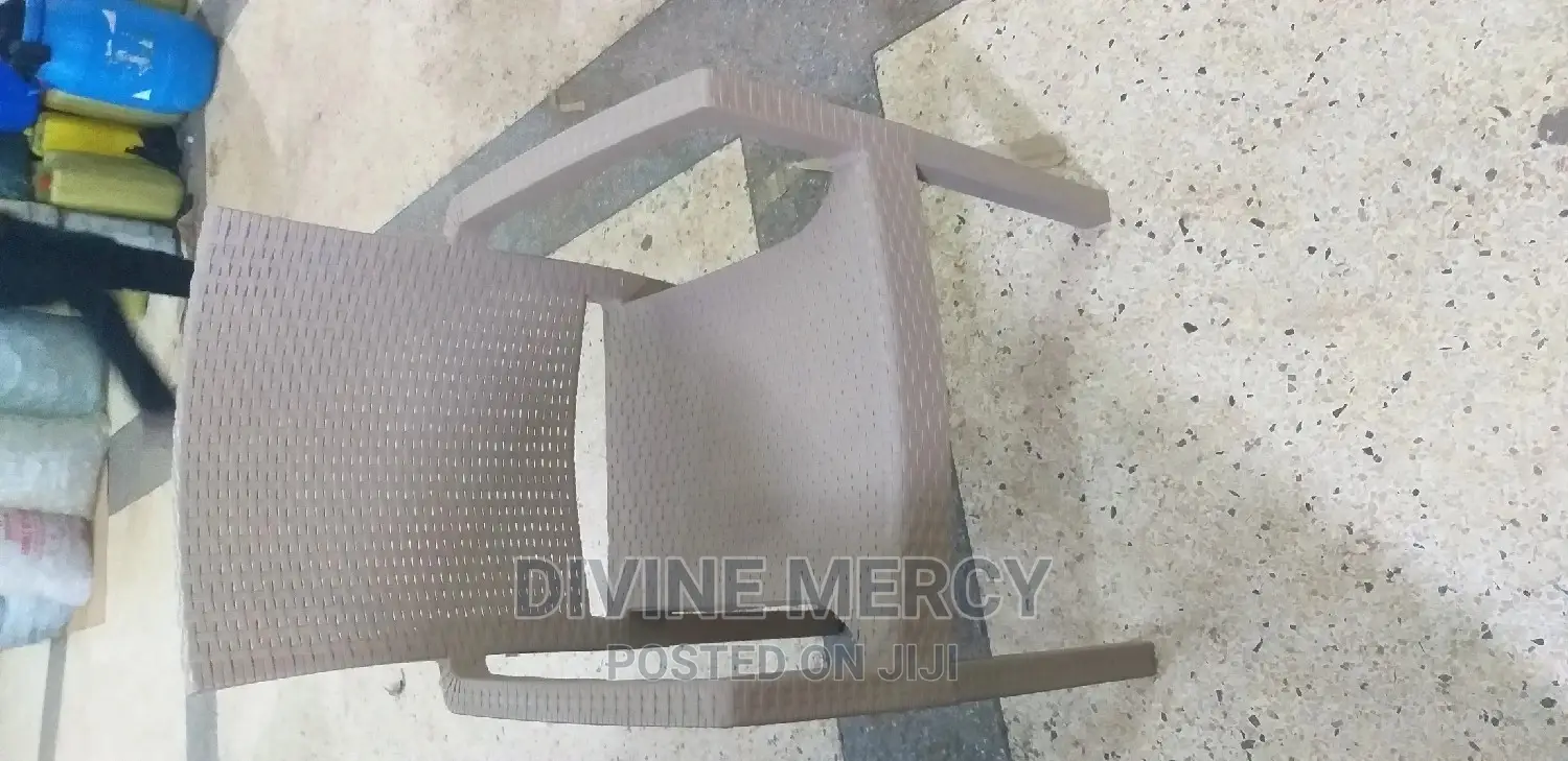 Heavy Duty Armed Chair