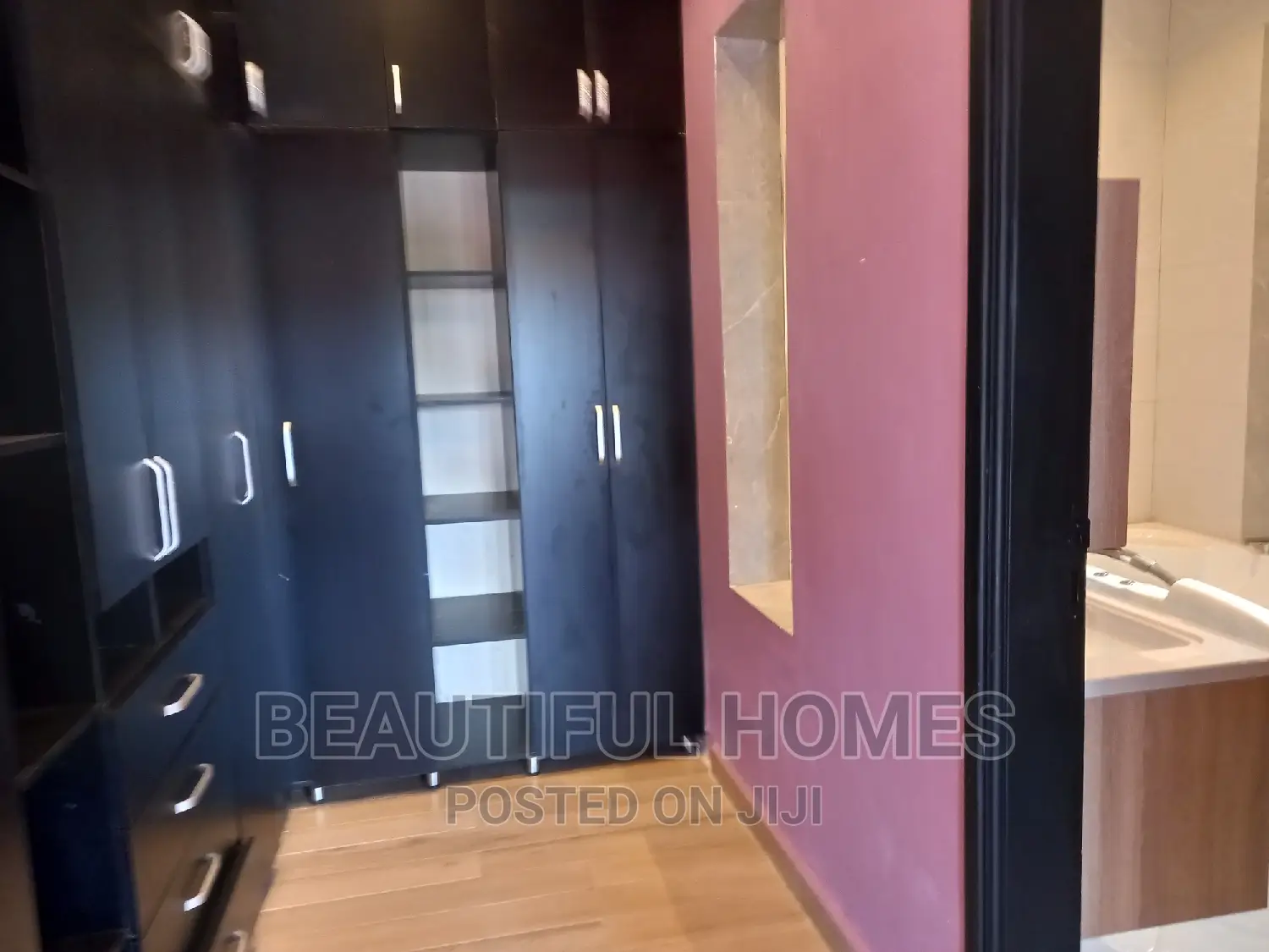 Furnished 6bdrm Mansion in Kiwatule Recreation, Nakawa for sale