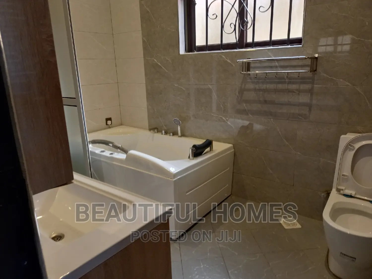 Furnished 6bdrm Mansion in Kiwatule Recreation, Nakawa for sale