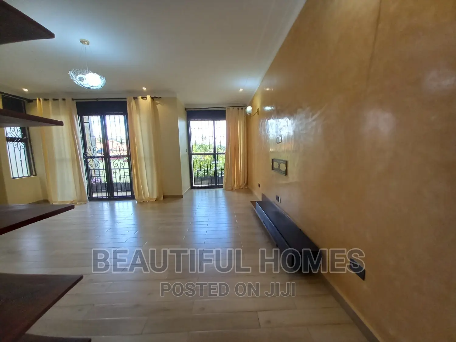 Furnished 6bdrm Duplex in Kiwatule Corporate, Nakawa for sale