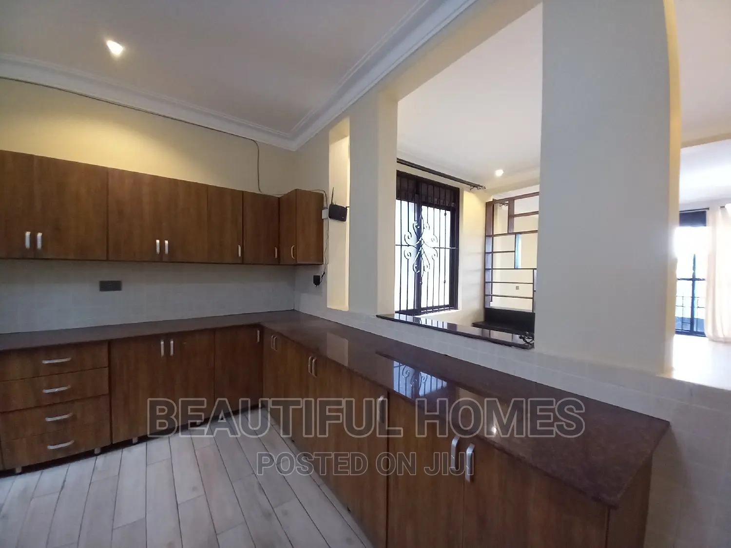 Furnished 6bdrm House in Kiwatule Posh, Nakawa for sale