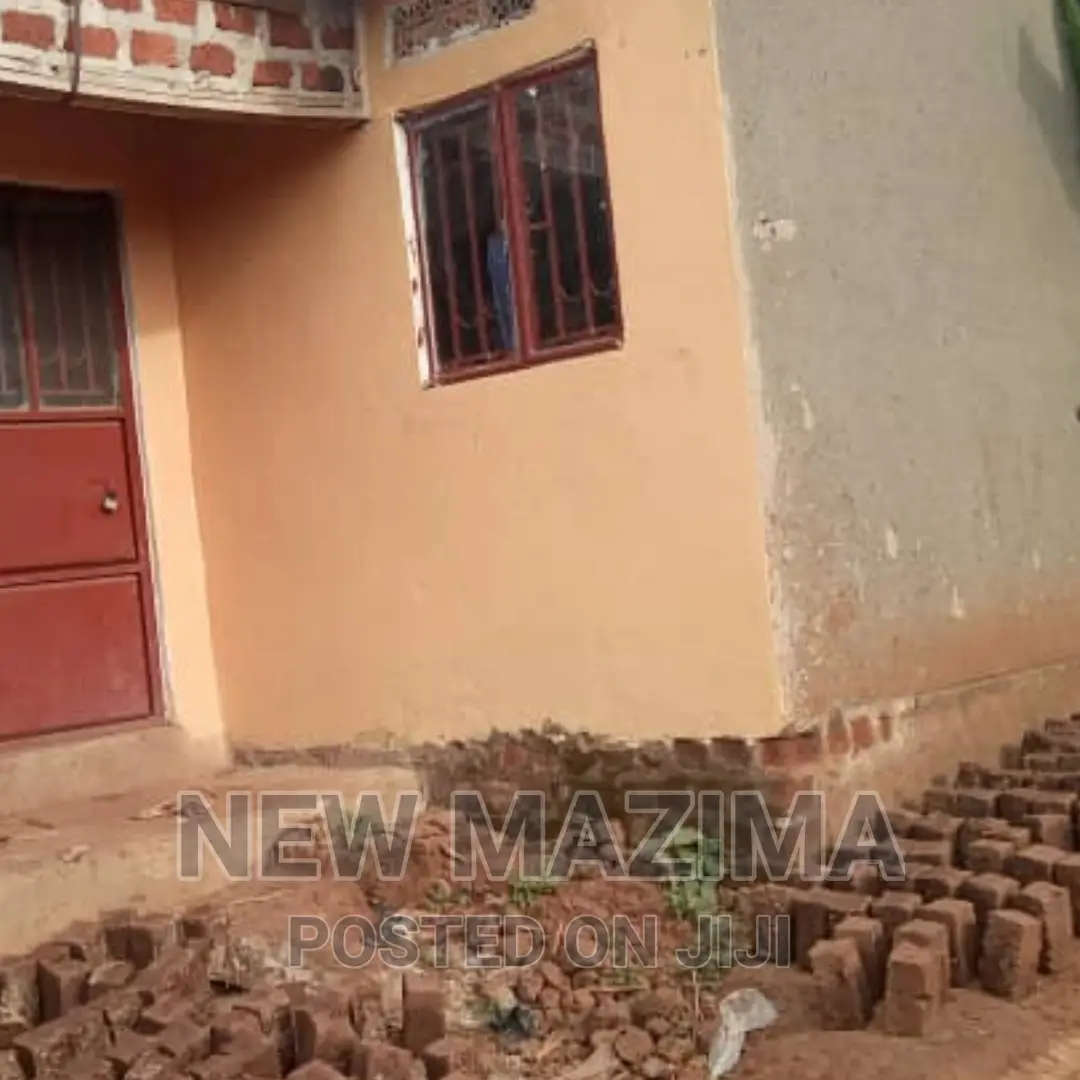 2bdrm House in Kawempe Kawanda, Central Division for sale
