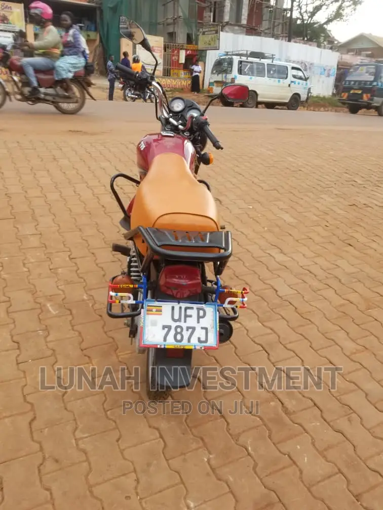 TVS HLX 125 2023 Red