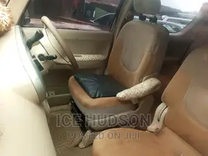 Toyota Porte 2006 Gray