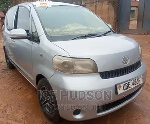 Toyota Porte 2006 Gray