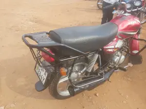 TVS HLX 125 2019 Red