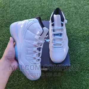 Jordan 11 Men Sneaker