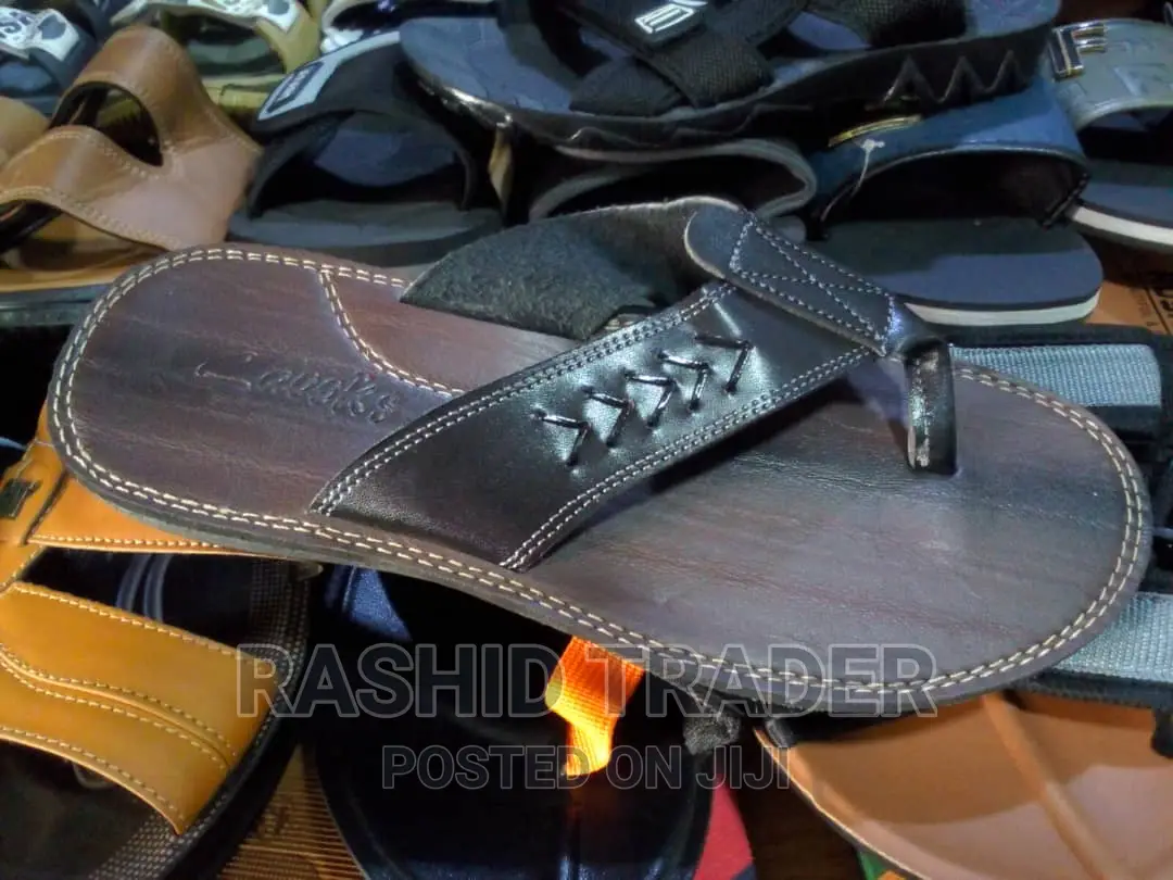 Men's Flats in Stock