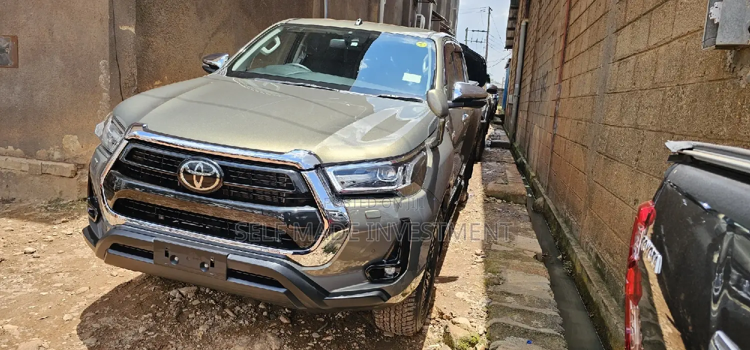 Toyota Hilux 2020 Green