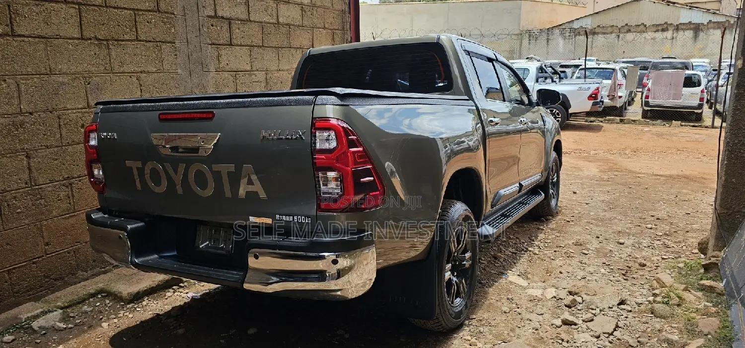 Toyota Hilux 2020 Green
