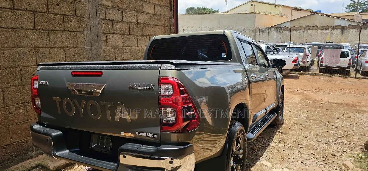 Toyota Hilux 2020 Green
