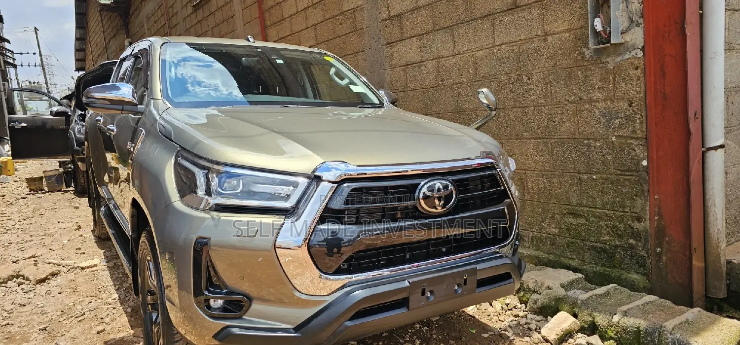 Toyota Hilux 2020 Green