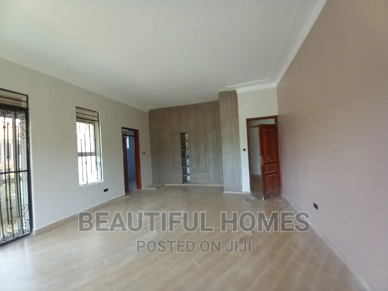 Furnished 6bdrm Duplex in Kyanja  Corporate, Nakawa for sale