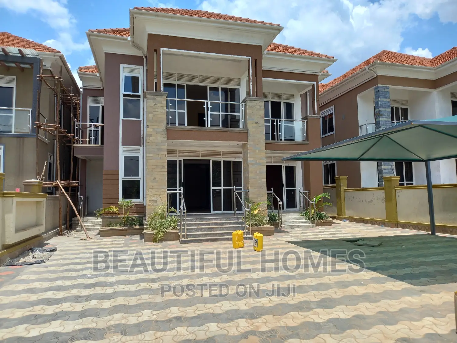 Furnished 6bdrm Duplex in Kyanja  Corporate, Nakawa for sale