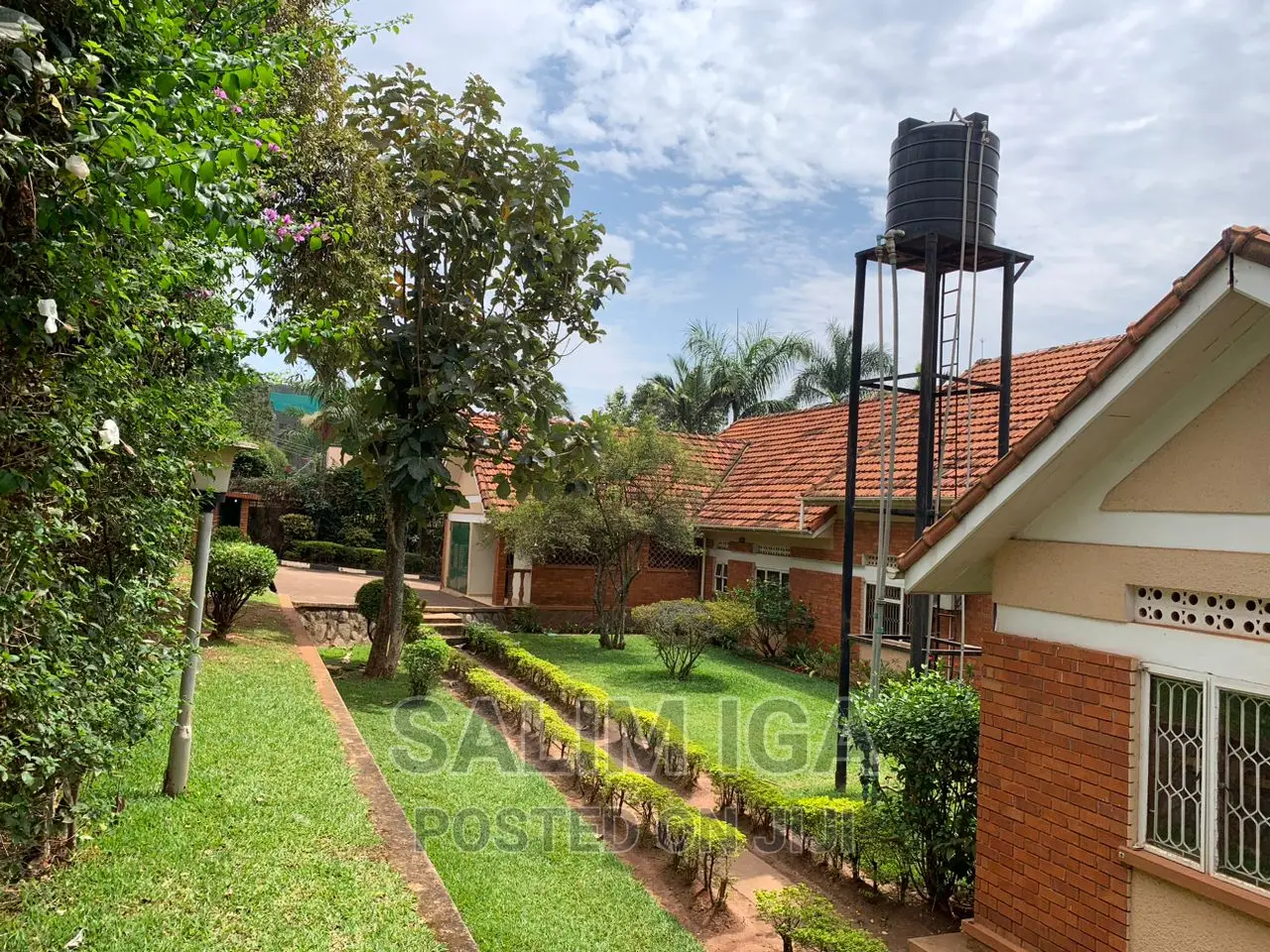 4bdrm Bungalow in Kololo Property, Central Division for rent