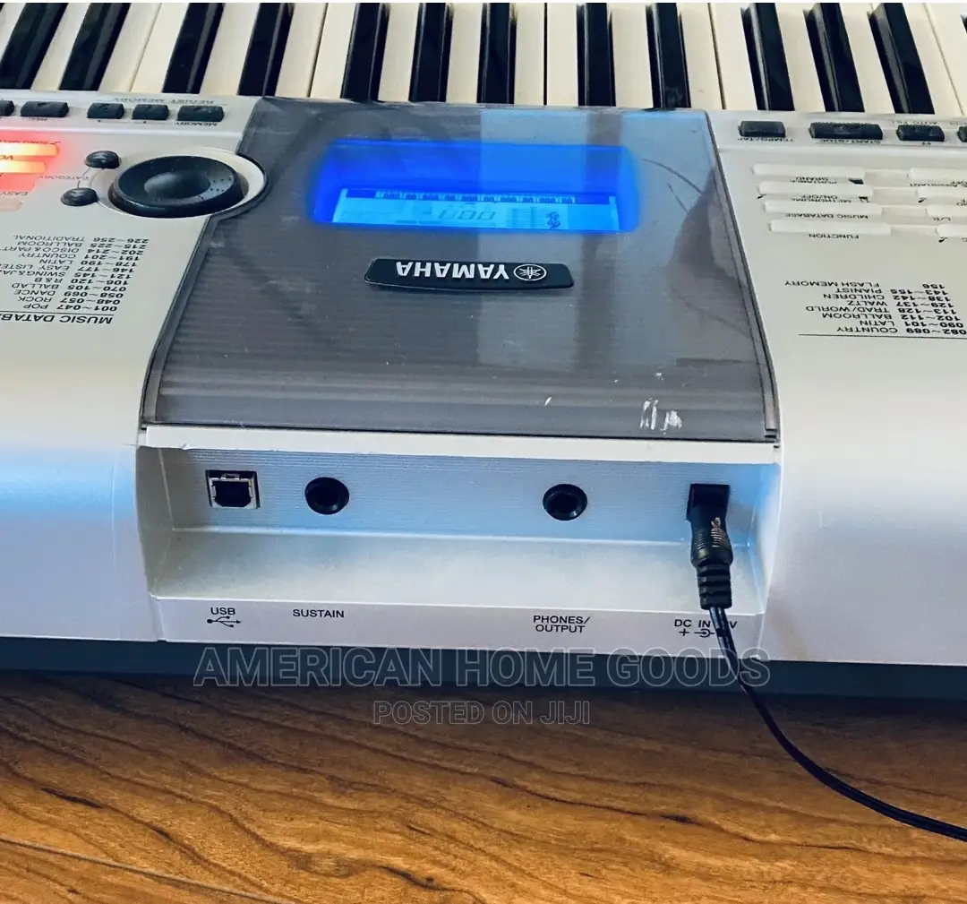 Yamaha PSR -E403 Keyboard 61 Keys With AC Adapter
