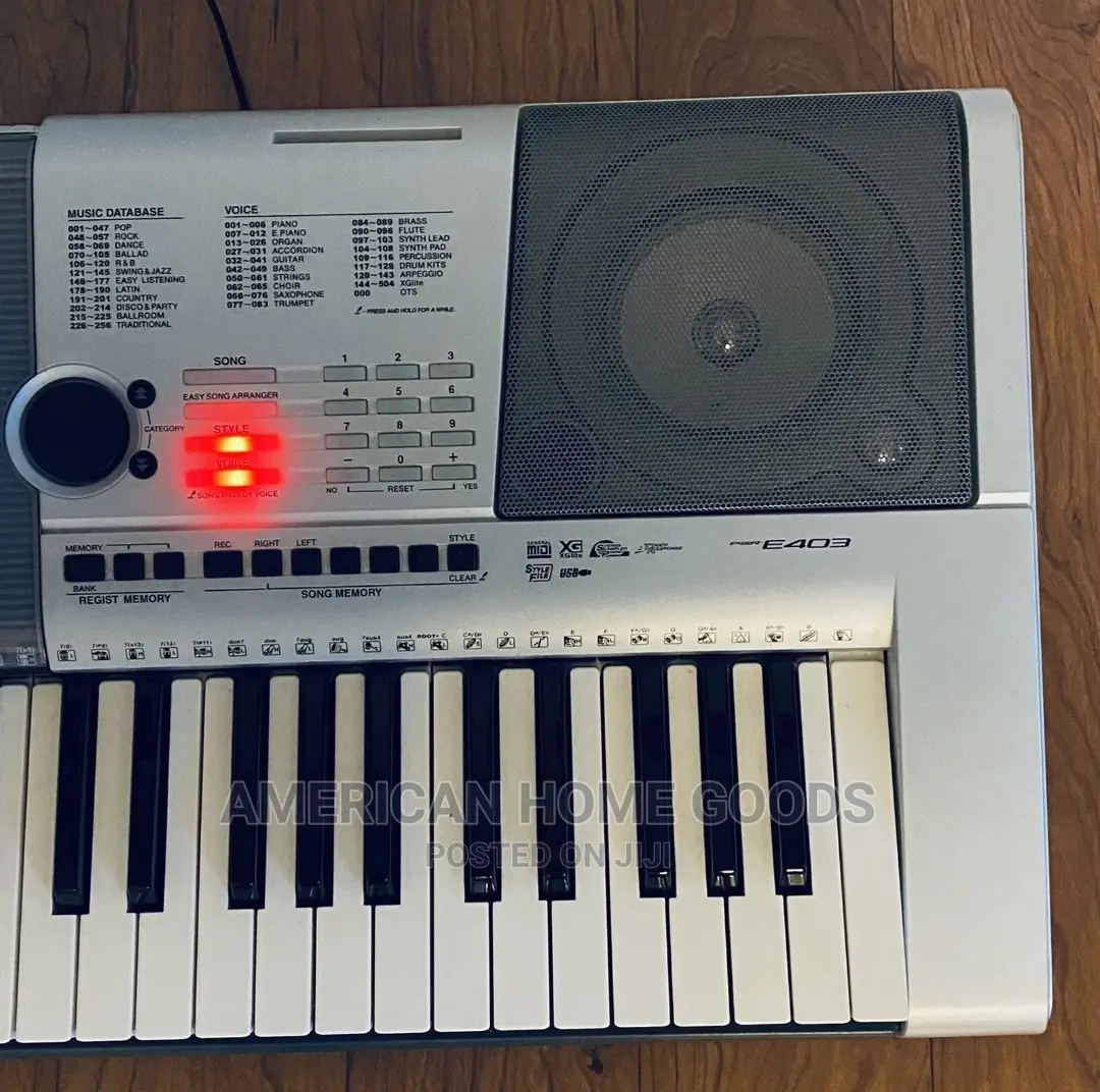 Yamaha PSR -E403 Keyboard 61 Keys With AC Adapter