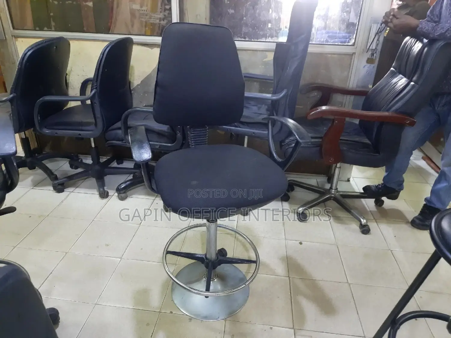 Non Moving Counter Chair