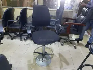 Non Moving Counter Chair