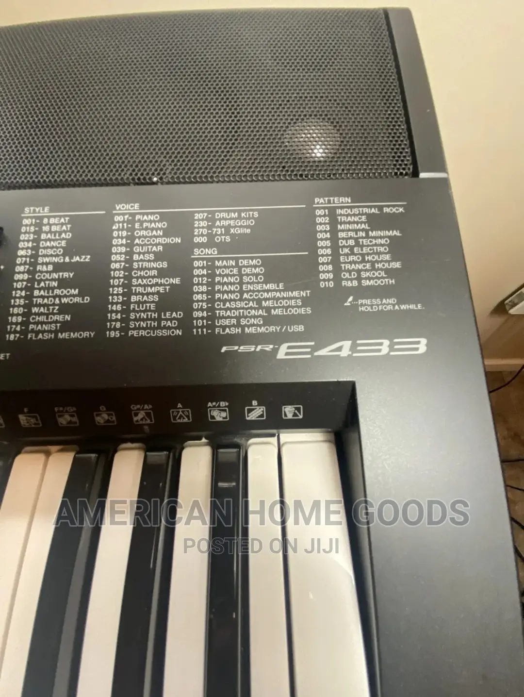 Yamaha PSR-E443 PORTATONE Keyboard, 61 Keys, USB