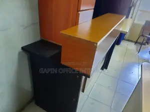Simple Reception Table