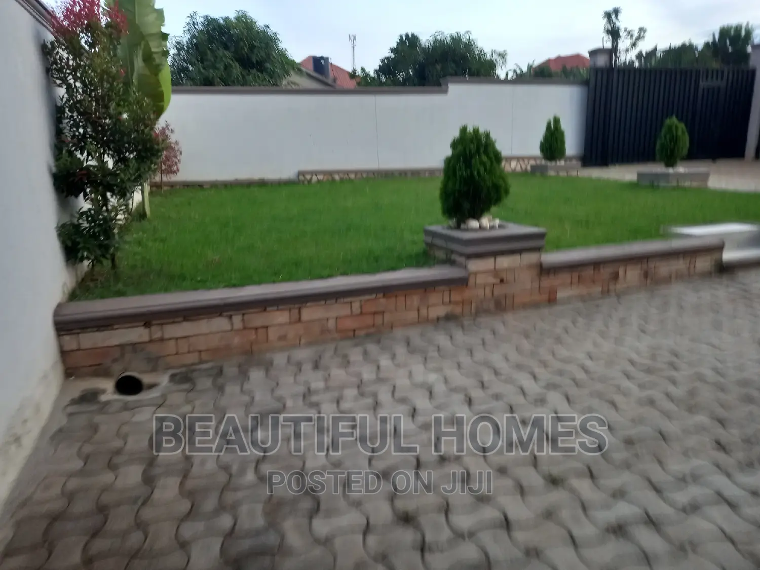 Furnished 4bdrm Bungalow in Kira for sale