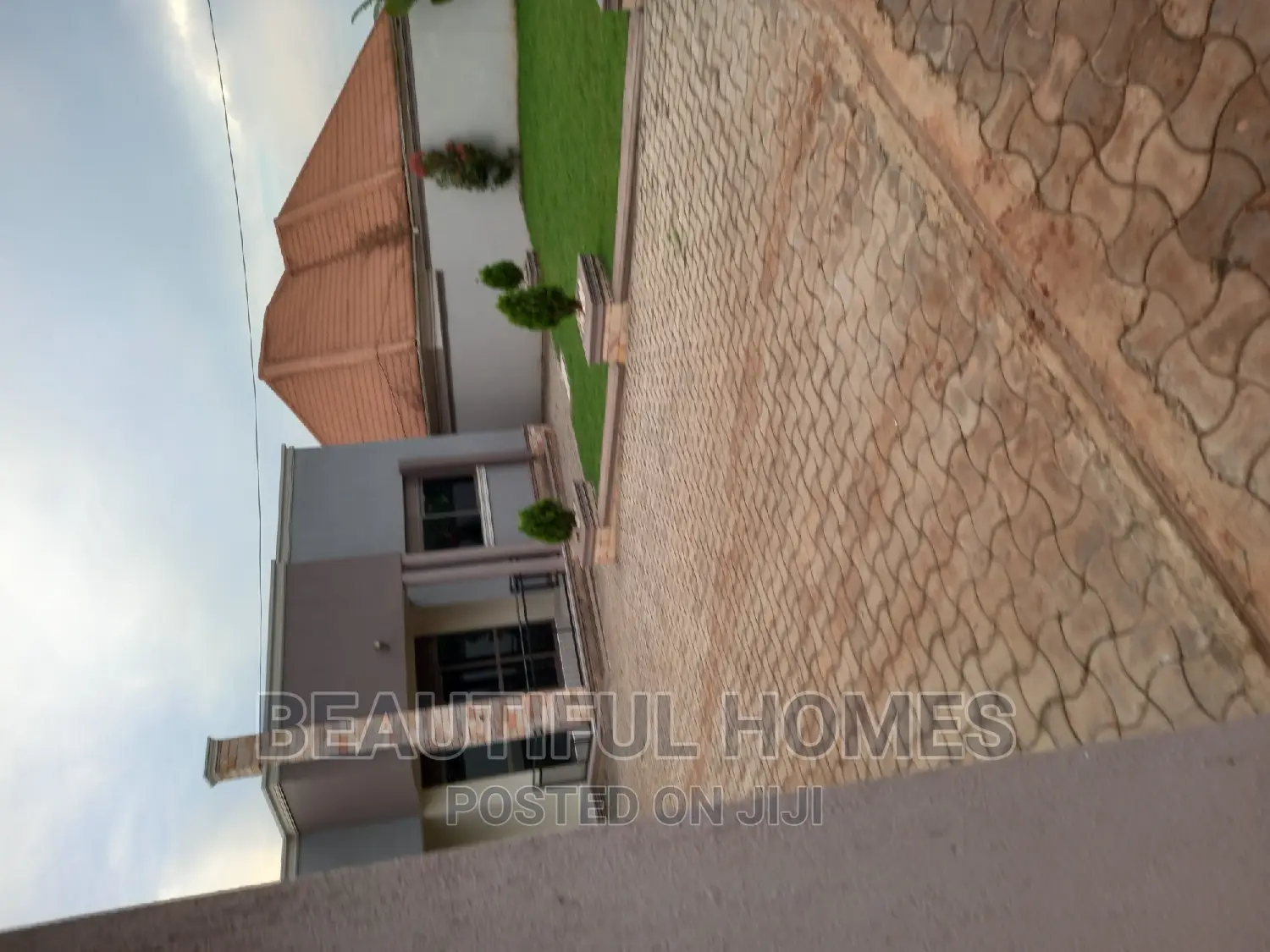 Furnished 4bdrm Bungalow in Kira for sale