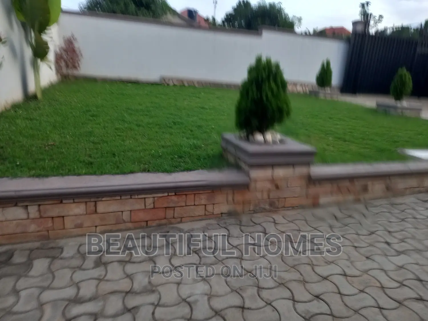 Furnished 4bdrm Bungalow in Kira for sale