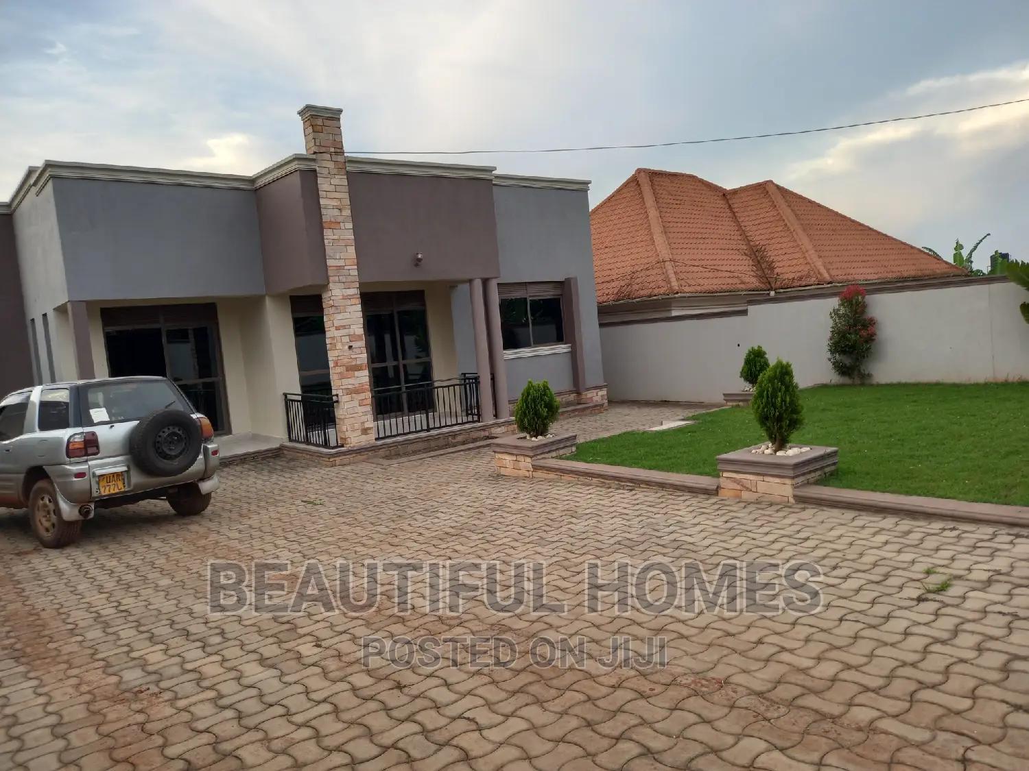 Furnished 4bdrm Bungalow in Kira for sale