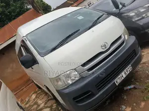 Toyota HiAce 2019 White