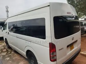 Toyota HiAce 2019 White